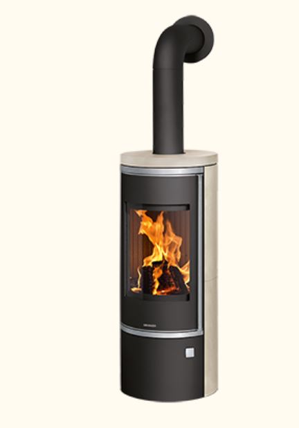 Corso 2.0 Kaminofen mit Rauchrohr Zylindrischer Kaminofen in Schwarz mit hellem Top und 90°-Rauchrohr; Flammen hinter Frontscheibe Kaminofen Oranier Corso 2.0